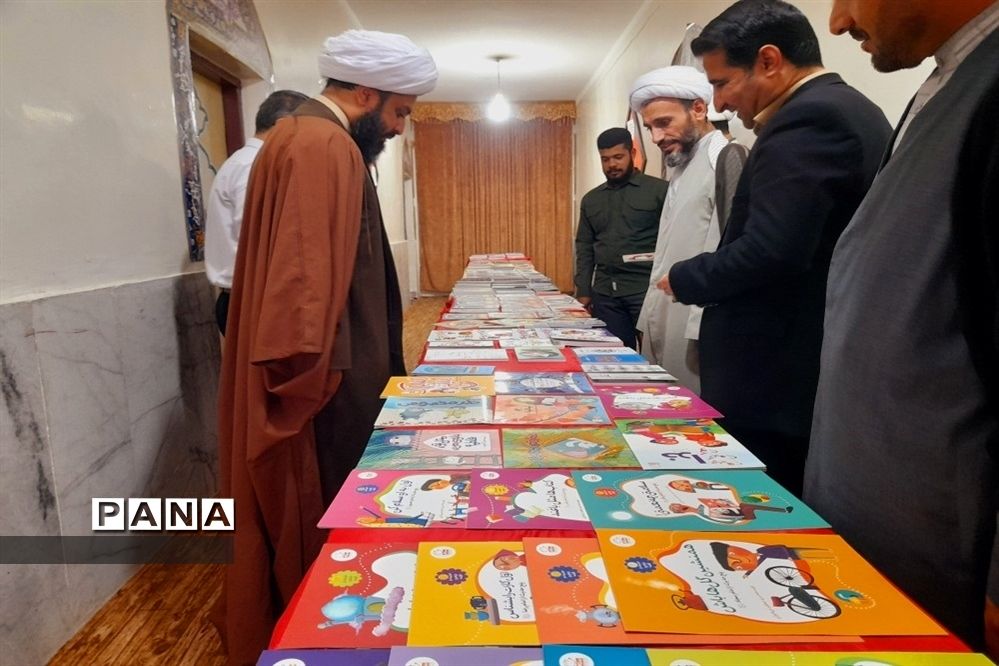 برپایی نمایشگاه کتاب در کانون فرهنگی تربیتی شهید باهنر امیدیه