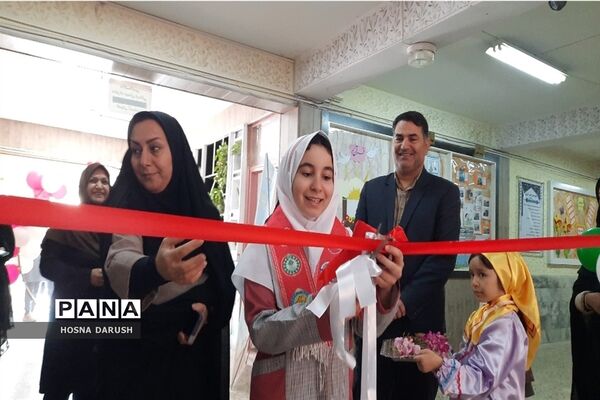 مراسم هفته کتاب در دبستان شهدای فرهنگی ناحیه ۷ مشهد مقدس
