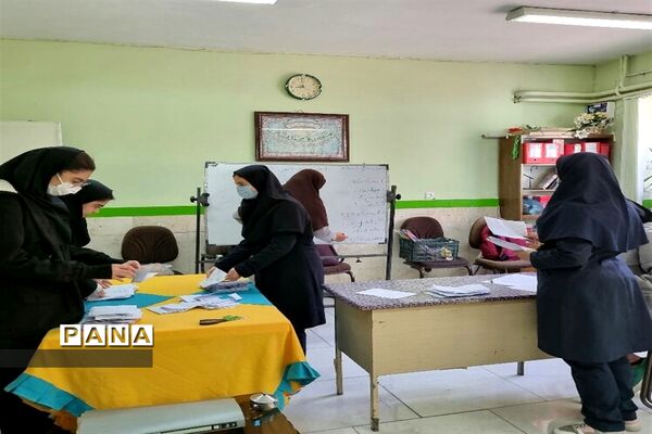 برگزاری انتخابات شورای دانش‌آموزی دبیرستان نمونه دولتی شرافت ساوجبلاغ