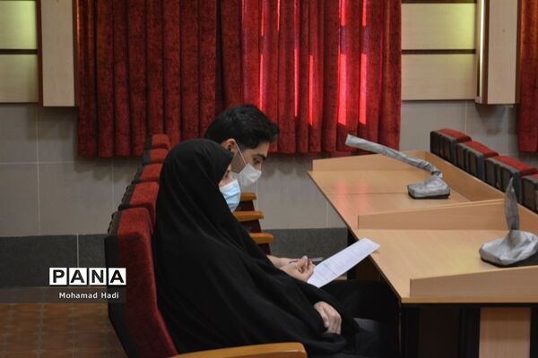 آشنایی با تشریح و تبیین برنامه‌های ستاد شاهد با دانش‌آموزان طرح پراکنده شاهد در مدارس ناحیه یک مشهد