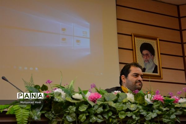 آشنایی با تشریح و تبیین برنامه‌های ستاد شاهد با دانش‌آموزان طرح پراکنده شاهد در مدارس ناحیه یک مشهد