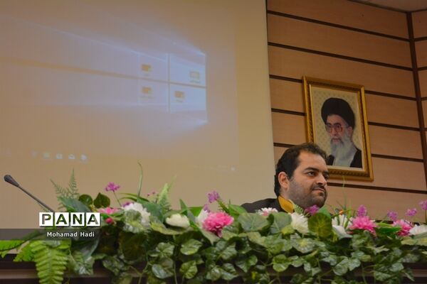 آشنایی با تشریح و تبیین برنامه‌های ستاد شاهد با دانش‌آموزان طرح پراکنده شاهد در مدارس ناحیه یک مشهد