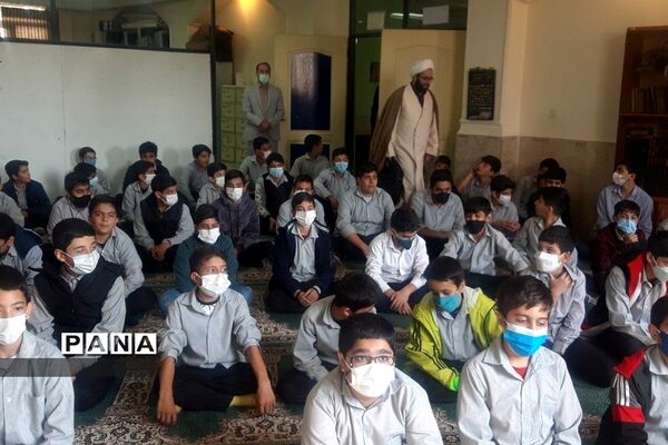 برگزاری نماز جماعت در مدارس متوسطه پسرانه‌ رودهن
