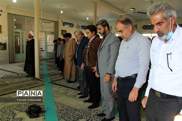 اجرای طرح «نماز نور چشم » در دبیرستان صالحی زاده‌  ناحیه ۲ یزد