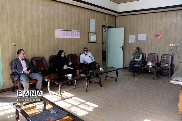 اجرای طرح «نماز نور چشم » در دبیرستان صالحی زاده‌  ناحیه ۲ یزد