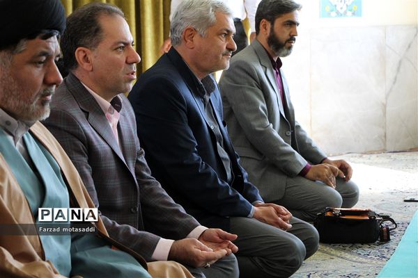 اجرای طرح «نماز نور چشم » در دبیرستان صالحی زاده‌  ناحیه ۲ یزد