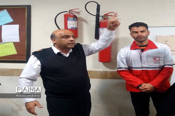 نشست رابطان اجرایی بیست و چهارمین دوره مانور های زلزله و ایمنی در مدارس