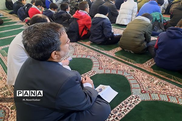 دعای ندبه در جوار مزار شهدای گمنام اردوگاه شهید‌باهنر