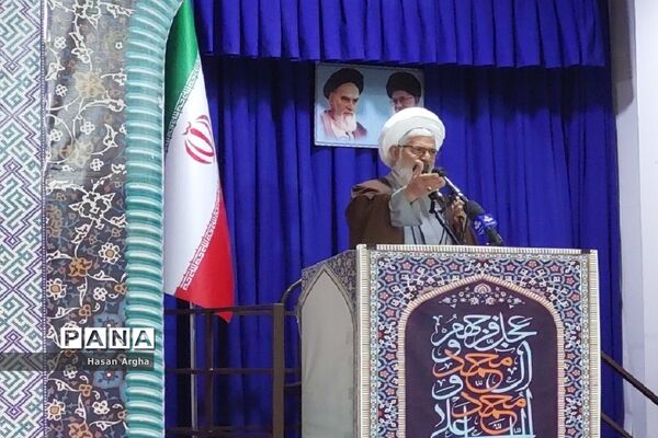 حضور پرشور بسیجیان در نماز جمعه زنجان به‌مناسبت هفته بسیج