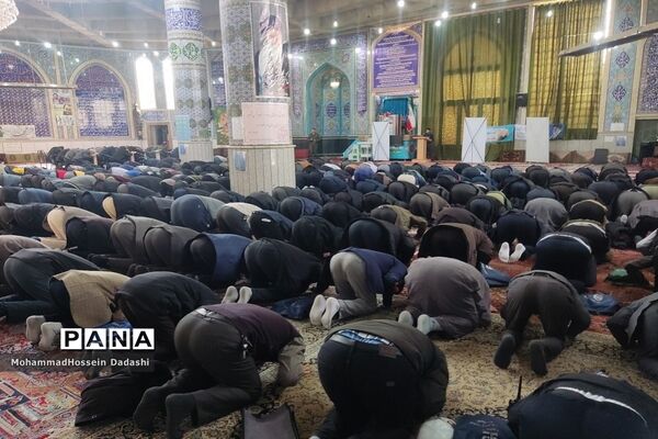 تجلیل از بسیجیان در نماز جمعه خرمدره