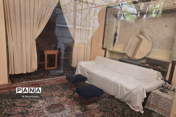تجدید پیمان فرهنگیان و دانش‌آموزان با آرمان‌های انقلاب در حسینیه جماران
