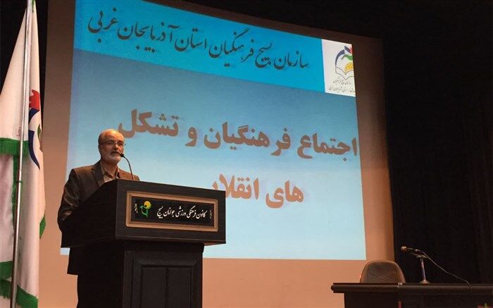 دشمن با جنگ نرم بر ادراک و شناخت جوانان و نوجوانان ایران اسلامی تاثیر می گذارند