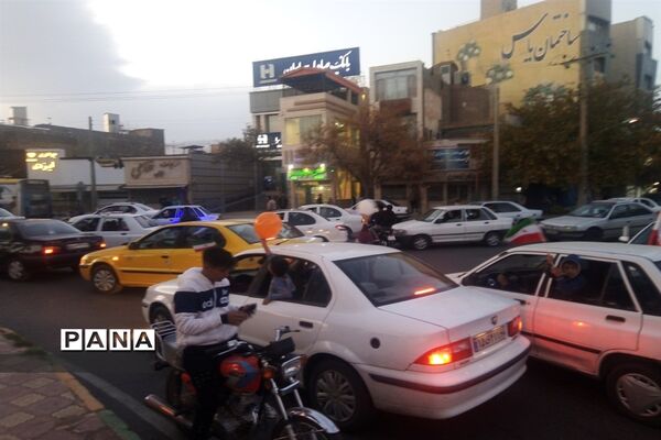 شادی مردم‌تربت جام پس از برد تیم‌ملی فوتبال کشور