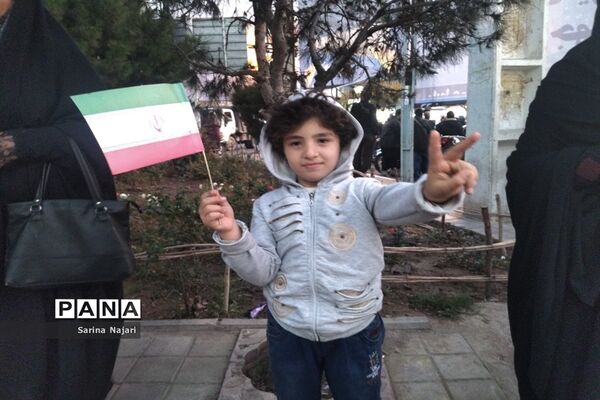 خوشحالی مردم پس از پیروزی ایران بر ولز