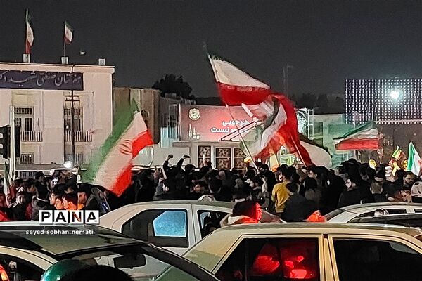 شادمانی مردم انقلابی مشهد بعد از پیروزی مقتدرانه تیم ملی فوتبال ایران برابر ولز