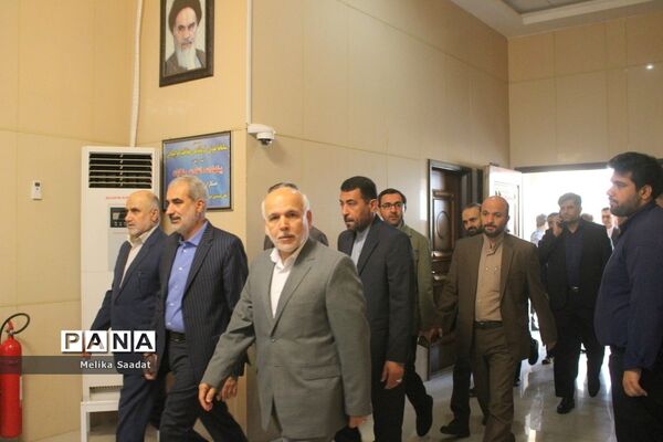 استقبال از وزیر آموزش و پرورش در فرودگاه بین المللی بوشهر