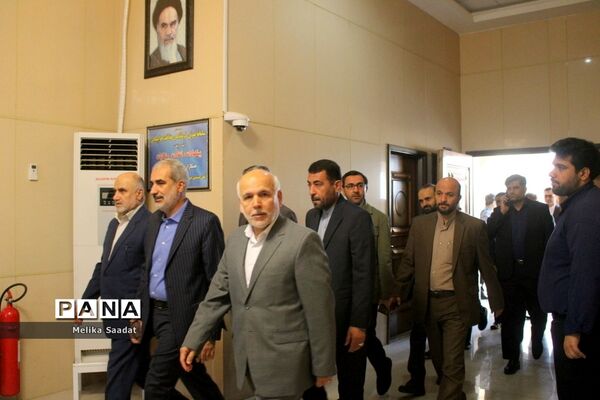 استقبال از وزیر آموزش و پرورش در فرودگاه بین المللی بوشهر