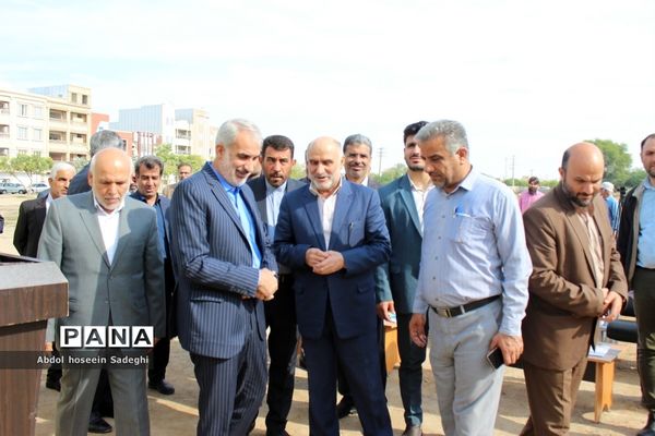 کلنگ ساخت هنرستان شهید داریوش رضایی‌نژاد در ریشهر بوشهر