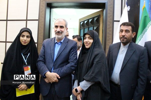 نشست صمیمی وزیر آموزش و پرورش با نمایندگان تشکل‌های دانش‌آموزی استان بوشهر