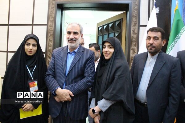 نشست صمیمی وزیر آموزش و پرورش با نمایندگان تشکل‌های دانش‌آموزی استان بوشهر