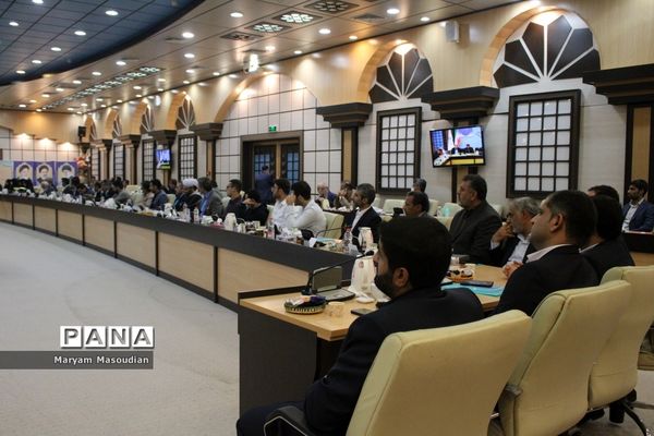 نشست صمیمی وزیر آموزش و پرورش با فرهنگیان استان بوشهر