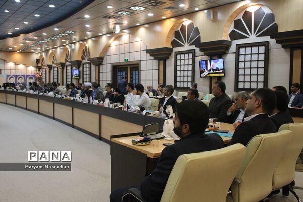 نشست صمیمی وزیر آموزش و پرورش با فرهنگیان استان بوشهر