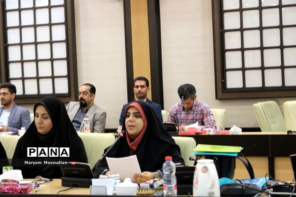 نشست صمیمی وزیر آموزش و پرورش با فرهنگیان استان بوشهر