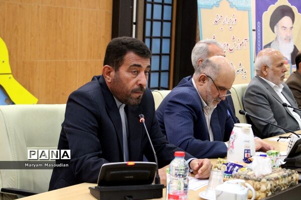 نشست صمیمی وزیر آموزش و پرورش با فرهنگیان استان بوشهر