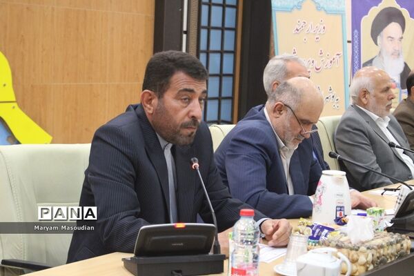 نشست صمیمی وزیر آموزش و پرورش با فرهنگیان استان بوشهر