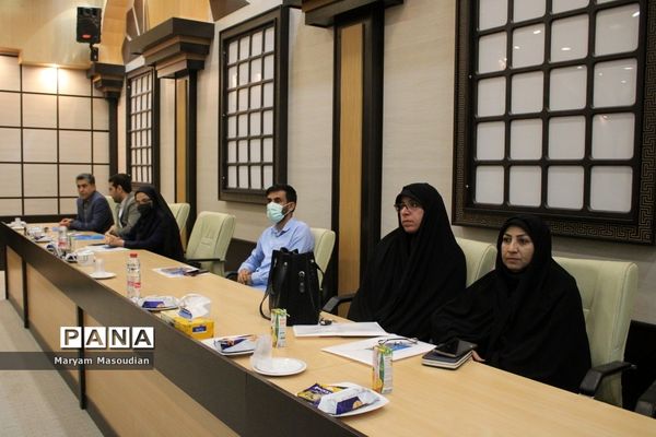 نشست صمیمی وزیر آموزش و پرورش با فرهنگیان استان بوشهر