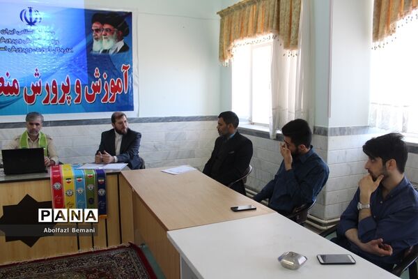 بازدید رئیس سازمان دانش‌آموزی قم از منطقه خلجستان