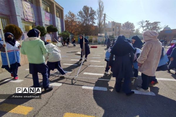 برگزاری مانور آموزشی و عملیاتی اسکان پس از زلزله در مدرسه  تربیت رودهن
