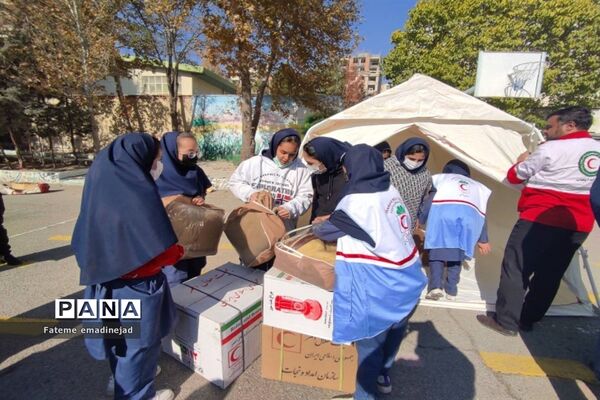 برگزاری مانور آموزشی و عملیاتی اسکان پس از زلزله در مدرسه  تربیت رودهن