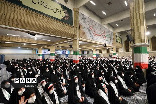 دیدار بسیجیان با رهبر معظم انقلاب