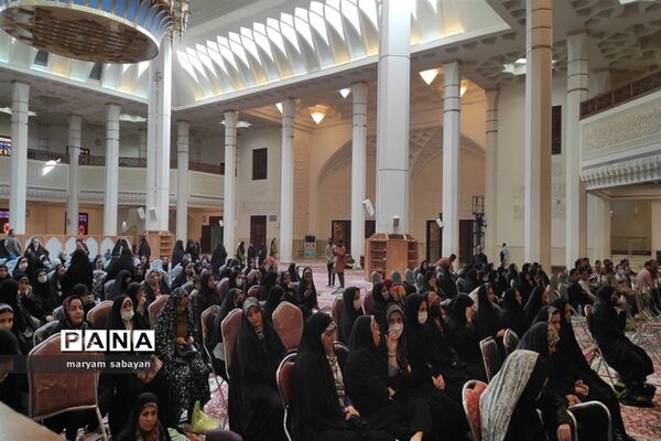 کارگاه آموزشی «بی‌هویتی زن در فرهنگ غرب و فروپاشی خانواده» در حرم مطهر شاهچراغ
