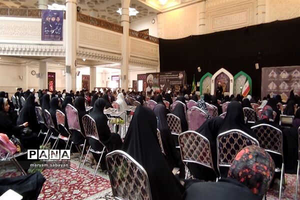 کارگاه آموزشی «بی‌هویتی زن در فرهنگ غرب و فروپاشی خانواده» در حرم مطهر شاهچراغ