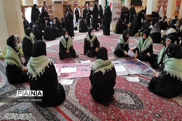 حضور دانش‌آموزان استان فارس در نماز جمعه شهر شیراز