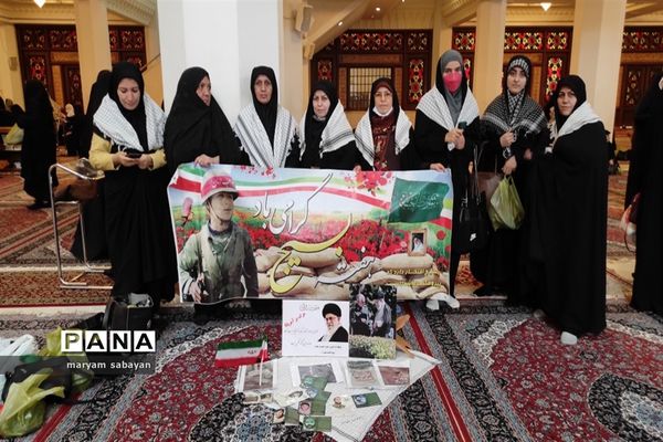 حضور دانش‌آموزان استان فارس در نماز جمعه شهر شیراز