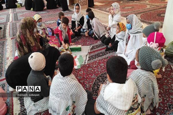 حضور دانش‌آموزان استان فارس در نماز جمعه شهر شیراز