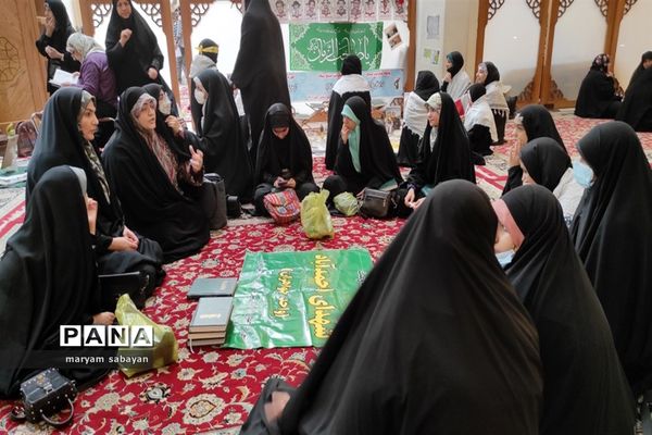 حضور دانش‌آموزان استان فارس در نماز جمعه شهر شیراز