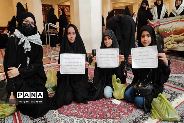 حضور دانش‌آموزان استان فارس در نماز جمعه شهر شیراز