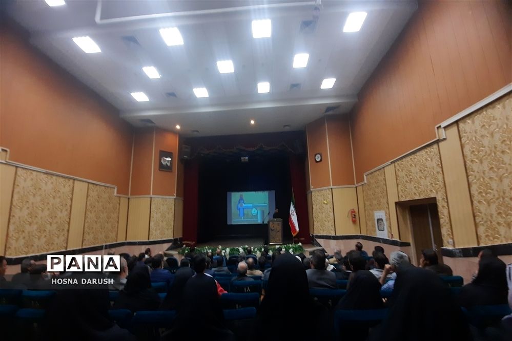 کارگاه‌ آموزشی سرایدارن و خدمات‌ مدارس ناحیه ۷مشهد