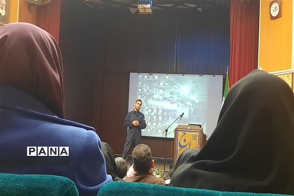 کارگاه‌ آموزشی سرایدارن و خدمات‌ مدارس ناحیه ۷مشهد