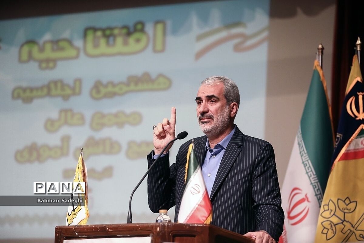 نگاه دستوری در آموزش و پرورش را تغییر می‌دهیم