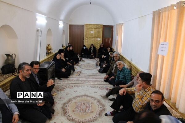 مراسم تقدیر از طلایه‌داران تعلیم و تربیت شهرستان آرادان
