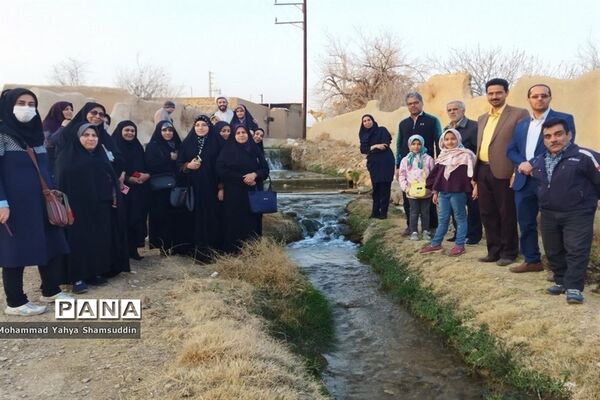 باغ‌گردی و بازدید مربیان پرورشی شهرستان سمنان از بناهای تاریخی