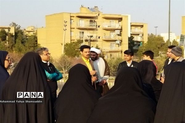 باغ‌گردی و بازدید مربیان پرورشی شهرستان سمنان از بناهای تاریخی