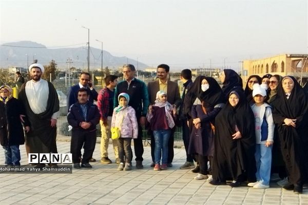 باغ‌گردی و بازدید مربیان پرورشی شهرستان سمنان از بناهای تاریخی