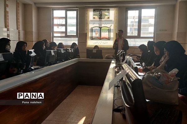 برگزاری کارگاه سواد رسانه‌ای در آموزش و پرورش رودهن