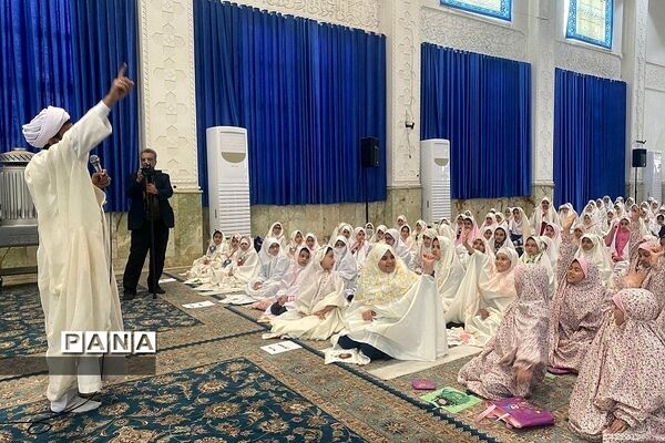 جشن تکلیف مدارس نواحی یک شهرری در آستان مقدس شیخ‌صدوق